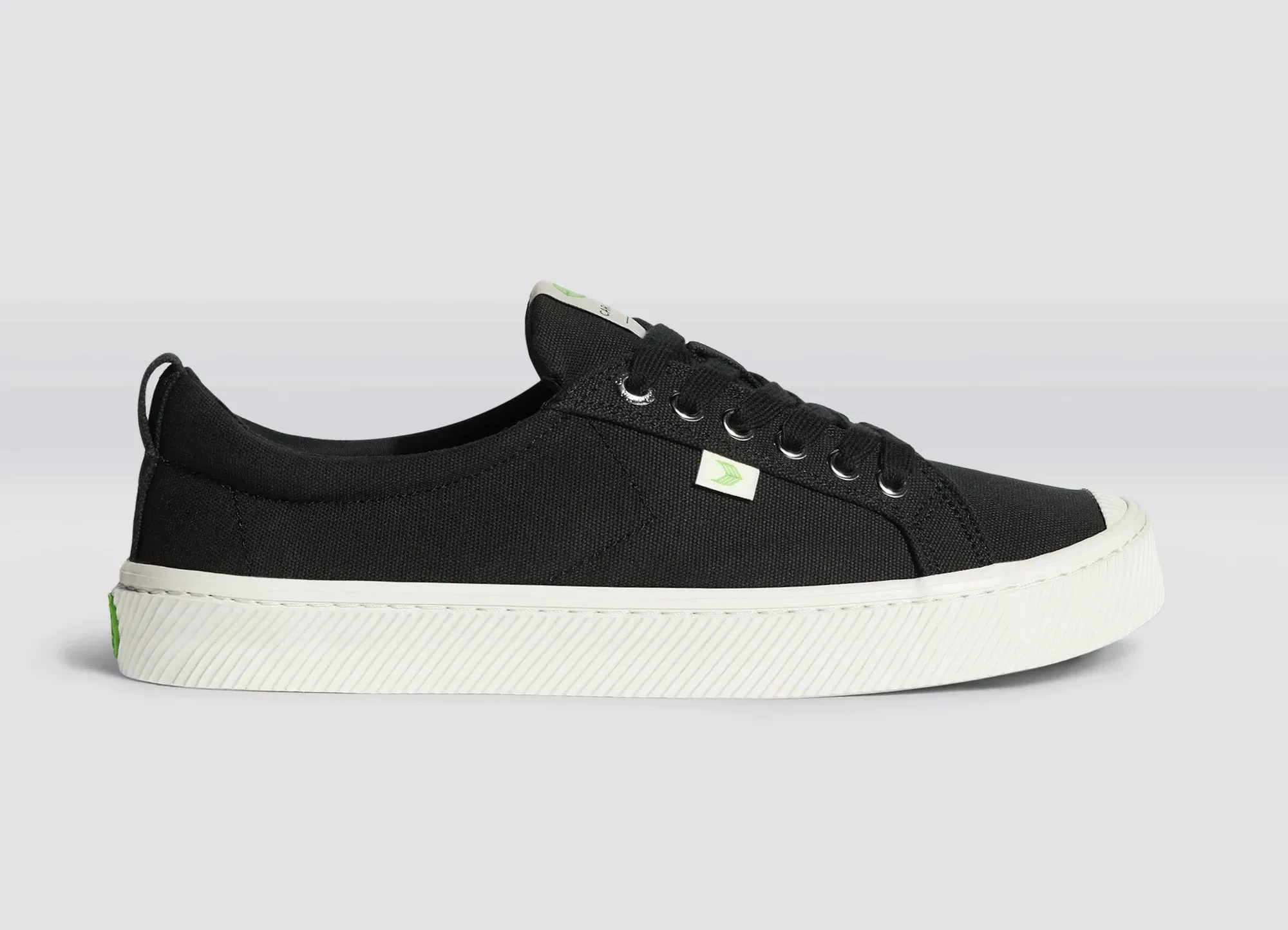 Cariuma Oca Low Black Canvas