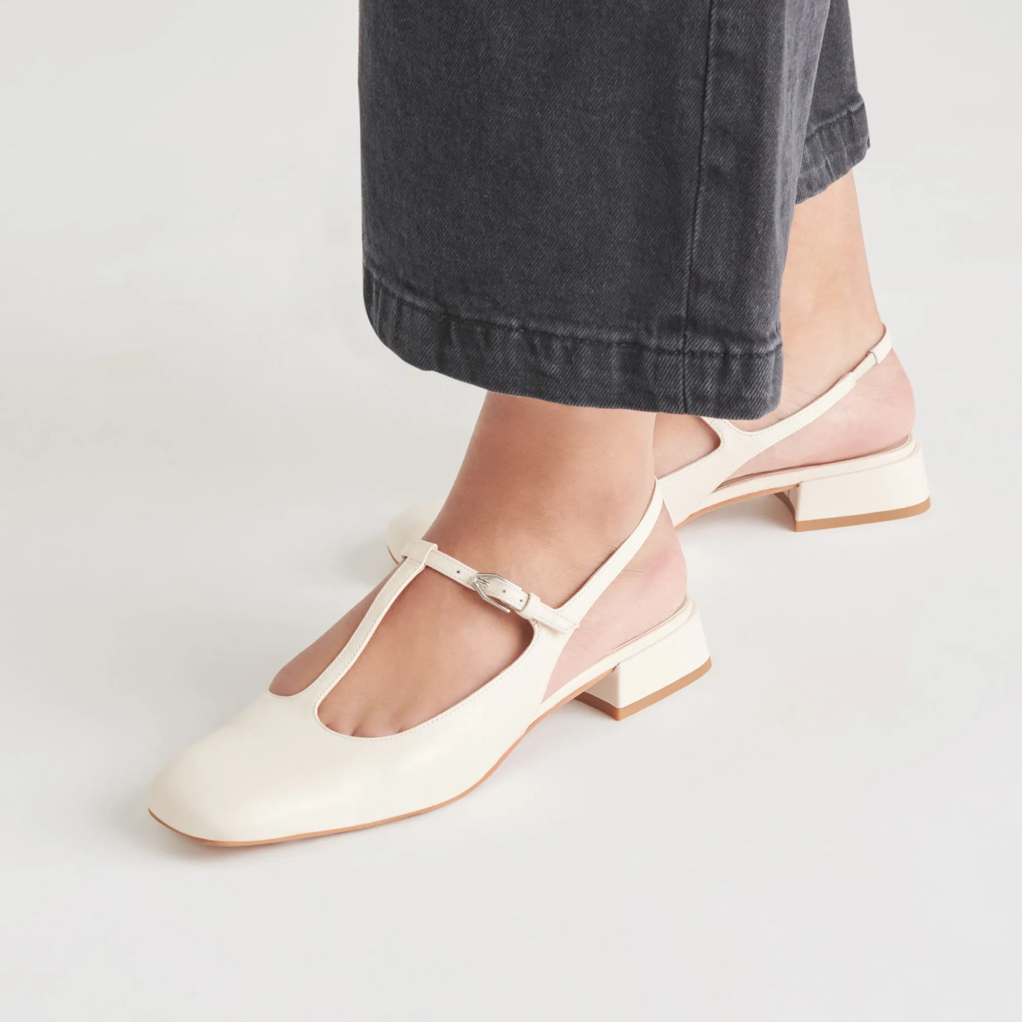 DEIDRA FLATS CREAM LEATHER