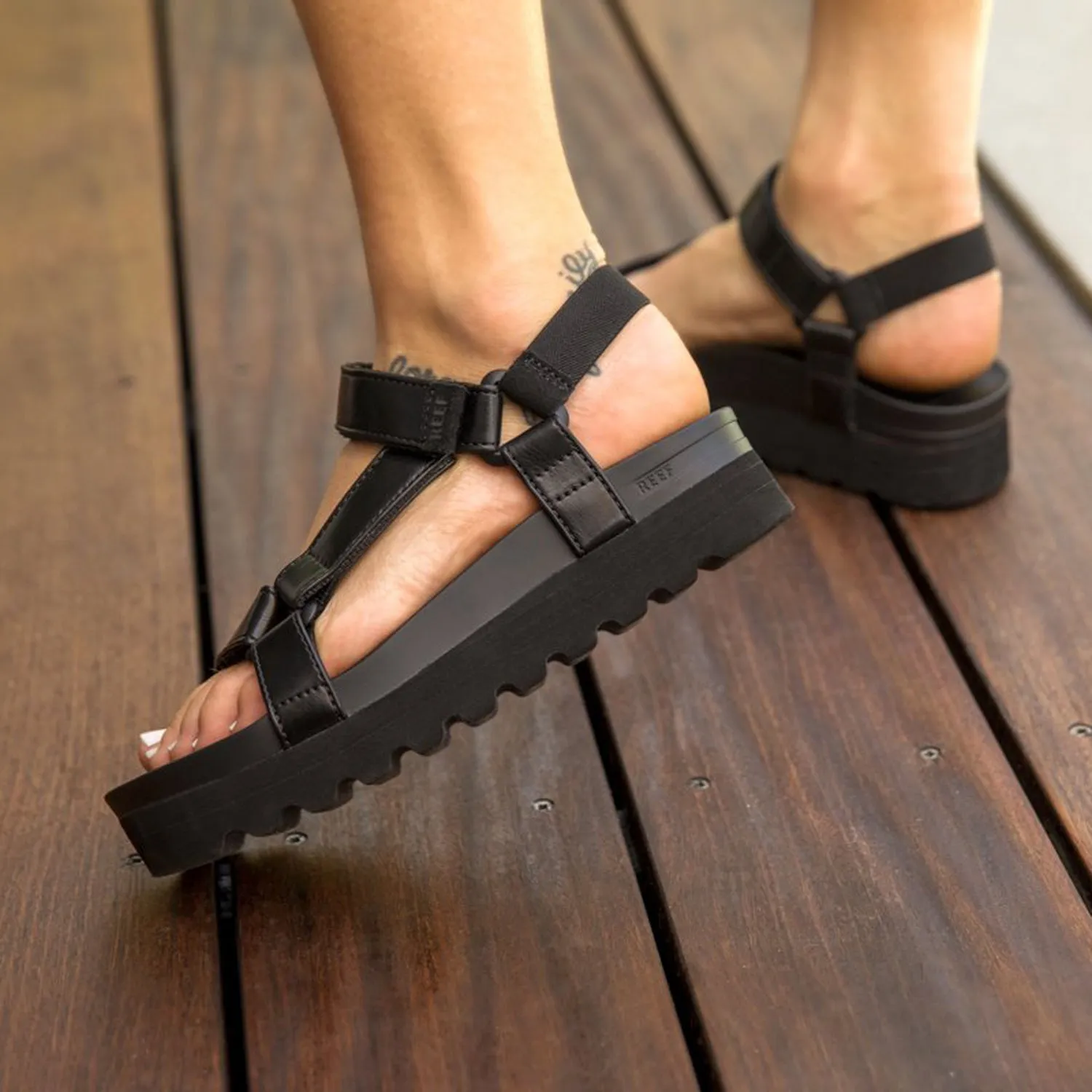 Reef Cushion Rem Hi Sandal-Coco Black