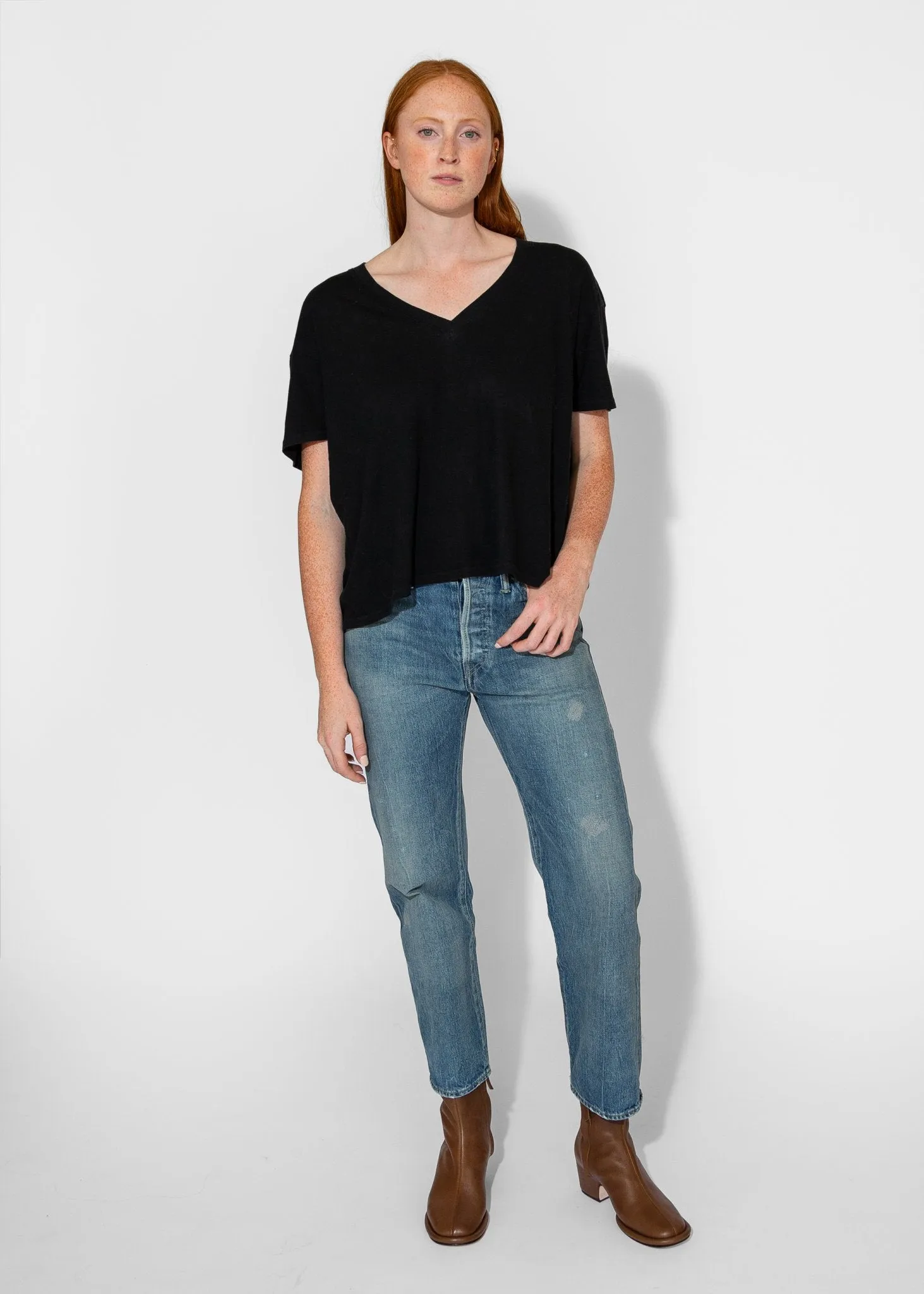 V-Neck Boxy Seamless V in Cashmere Black